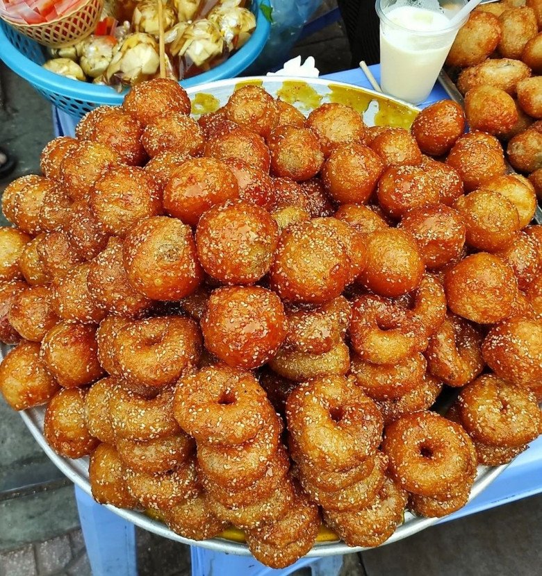 6 địa chỉ bánh rán ngọt đông khách nhất Hà Nội, ngày bán cả chục nghìn chiếc là bình thường - 6