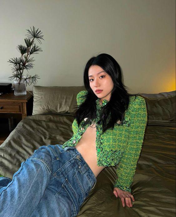 Dáng mũm mĩm, chị em mặc croptop theo 3 kiểu này khỏi lo lộ ngấn bụng - 3