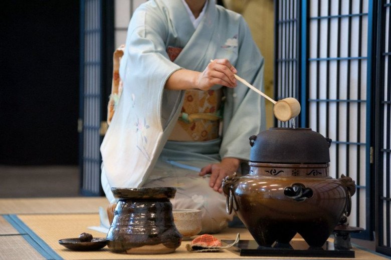 Được mời đến một buổi trà đạo Nhật Bản, phải làm gì để không là người thô lỗ? - 1