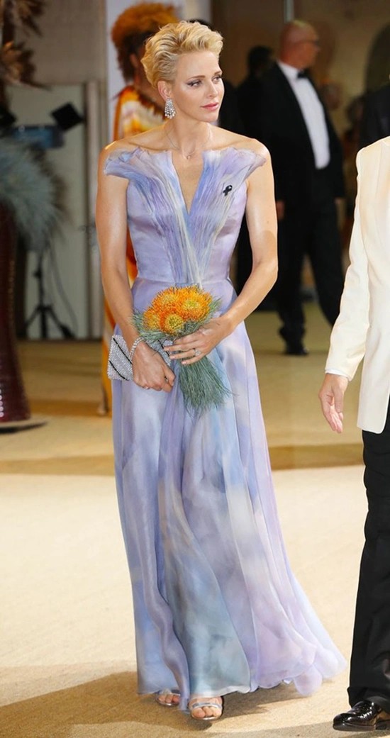 Vương phi Monaco chi tiền mạnh tay gần 20 tỷ/năm cho khoản trang phục, vượt xa Kate Middleton - 1