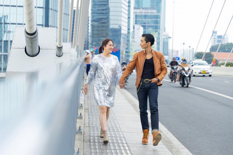 Khánh Thi sinh con lần 3 chưa về dáng, có &#34;chấp niệm&#34; với kiểu áo voan bồng bềnh dễ gây to ngang - 9