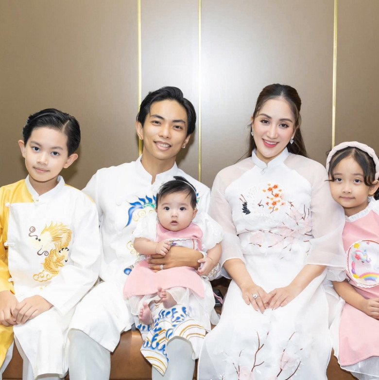 Khánh Thi sinh con lần 3 chưa về dáng, có &#34;chấp niệm&#34; với kiểu áo voan bồng bềnh dễ gây to ngang - 6