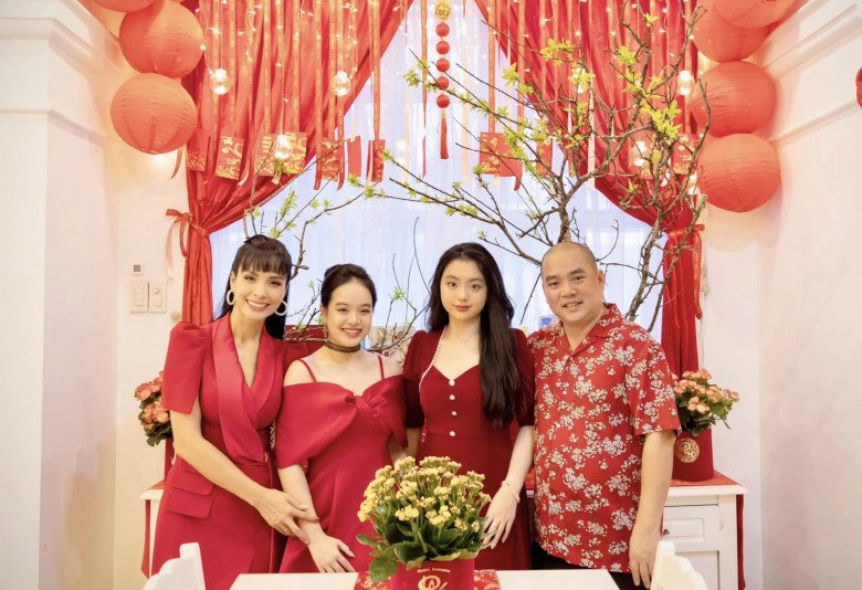 Mẹ của bé gái được gọi &#34;Kim Tae Hee Việt Nam&#34; khoe body sau Tết, cả làng vào &#34;xin vía&#34; đẹp - 4