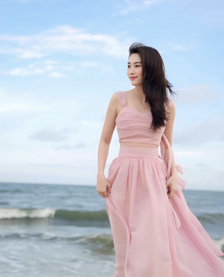 Đặng Thu Thảo đi du lịch với combo hàng hiệu khủng, xứng danh phu nhân nhà hào môn - 20
