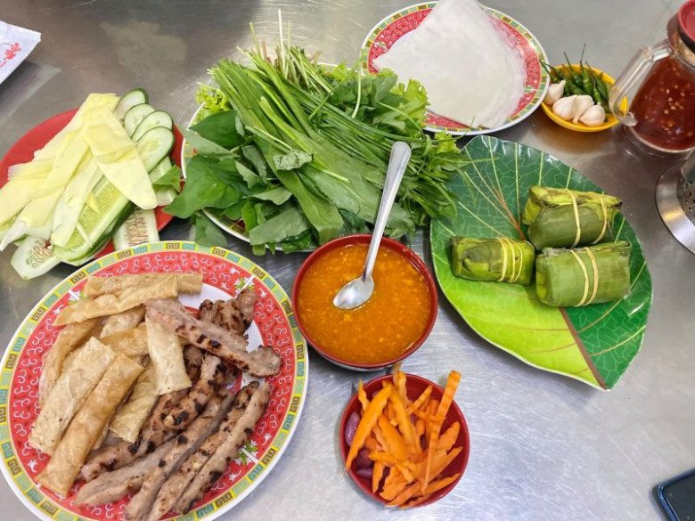 5 quán nem nướng nổi tiếng đông nghịt khách ở Nha Trang, có quán hơn 50 năm vẫn cực chất lượng - 3