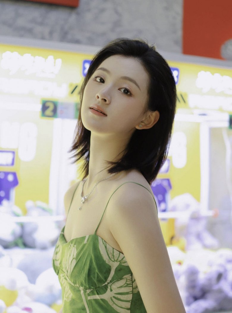 Mỹ nhân 2K1 nổi tiếng sau một đêm đẹp chẳng kém Địch Lệ Nhiệt Ba, makeup như không càng xinh "bùng nổ" - 2