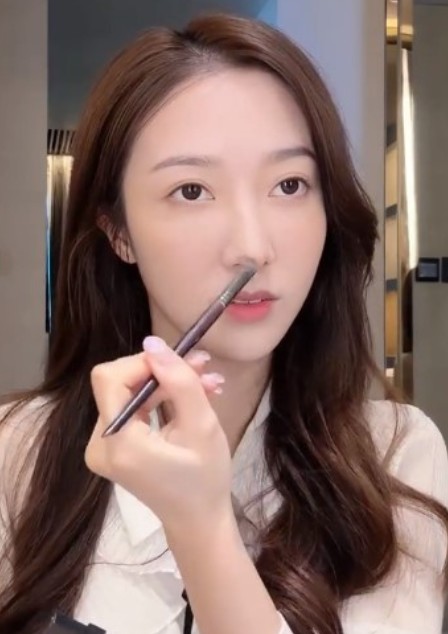Mỹ nhân 2K1 nổi tiếng sau một đêm đẹp chẳng kém Địch Lệ Nhiệt Ba, makeup như không càng xinh "bùng nổ" - 5