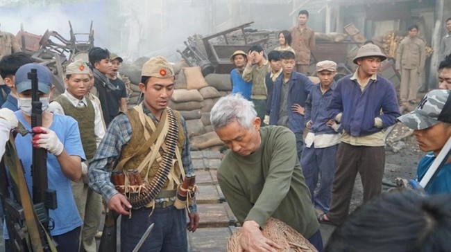 Cơn sốt đầu năm: Phim Việt được đầu tư 20 tỷ, khán giả muốn xem được phải &#34;tùy duyên&#34; - 3