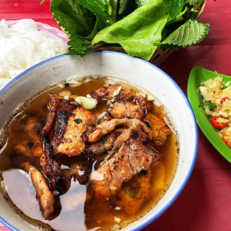 7 quán bún chả ngon "nức lòng người hâm mộ" ở Hà Nội, thịt đầy ắp, nước chấm đậm đà miễn chê - 2