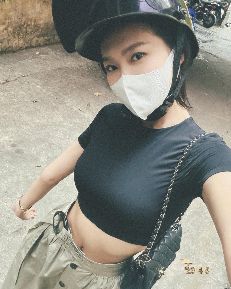 Hậu làm vợ Đoàn Văn Hậu, Doãn Hải My &#34;cất&#34; món đồ yêu thích khi đi du lịch - 7