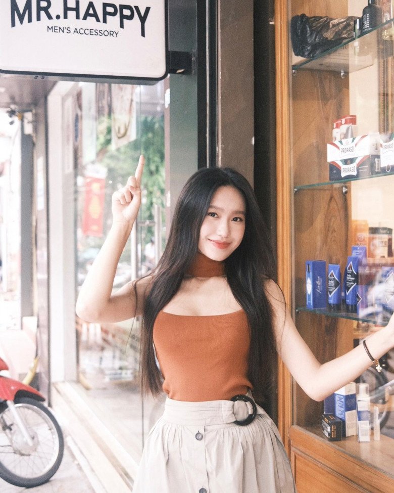Hậu làm vợ Đoàn Văn Hậu, Doãn Hải My &#34;cất&#34; món đồ yêu thích khi đi du lịch - 8