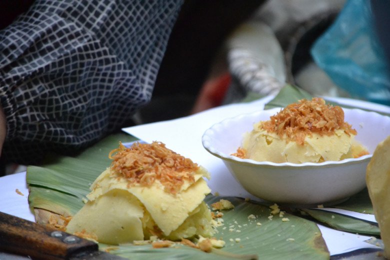 4 địa chỉ bán món &#34;ăn sáng quốc dân&#34; của người Hà Nội, sáng nào cũng đông nghịt khách đứng chờ - 4