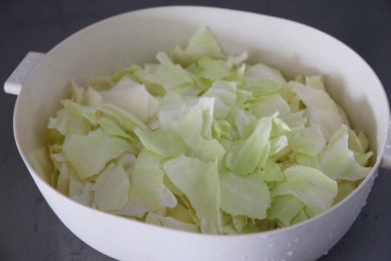 Cách xào bắp cải ngon, giòn không ra nước cả nhà phải xuýt xoa - 1