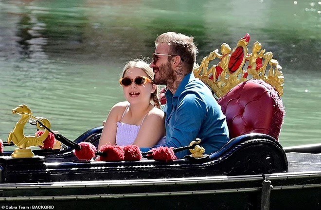 Con gái David Beckham hết mũm mĩm, tuổi 13 ra dáng thiếu nữ, mặc đẹp kiểu váy dễ gây tranh cãi - 6