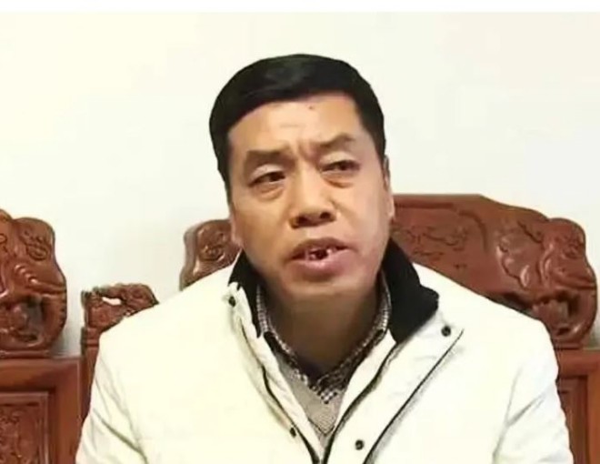 Tái hôn lần 3 vẫn lấy được vợ trẻ kém 20 tuổi, 3 năm sau người đàn ông hối hận - 1