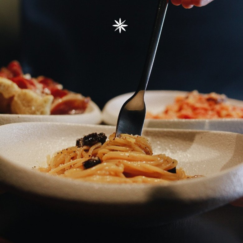 5 nhà hàng fine dining xịn xò bậc nhất Hà Nội, hẹn hò ngày 8/3 thì quá &#34;uy tín&#34; - 2
