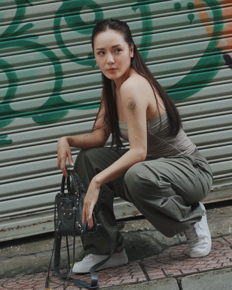 Phương Linh tuổi 39 vẫn trẻ trung mơn mởn, nhờ ăn diện theo công thức "2 áo - 2 váy" - 11