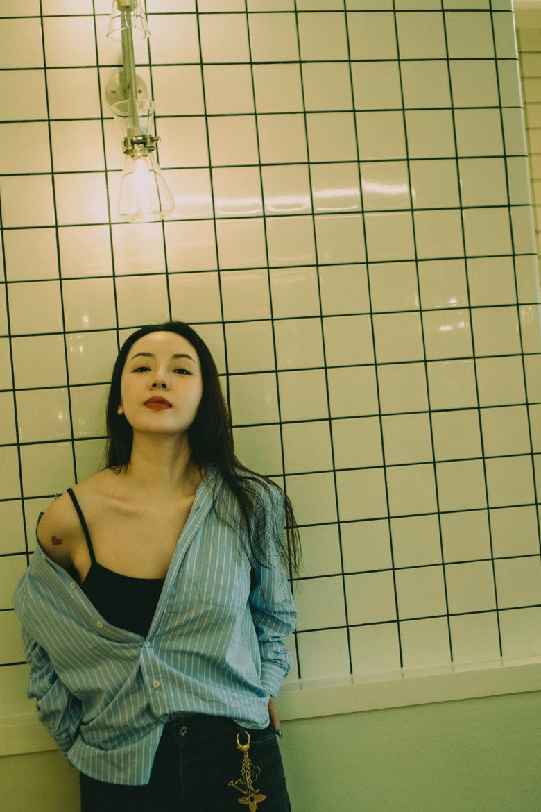 Phương Linh tuổi 39 vẫn trẻ trung mơn mởn, nhờ ăn diện theo công thức "2 áo - 2 váy" - 3