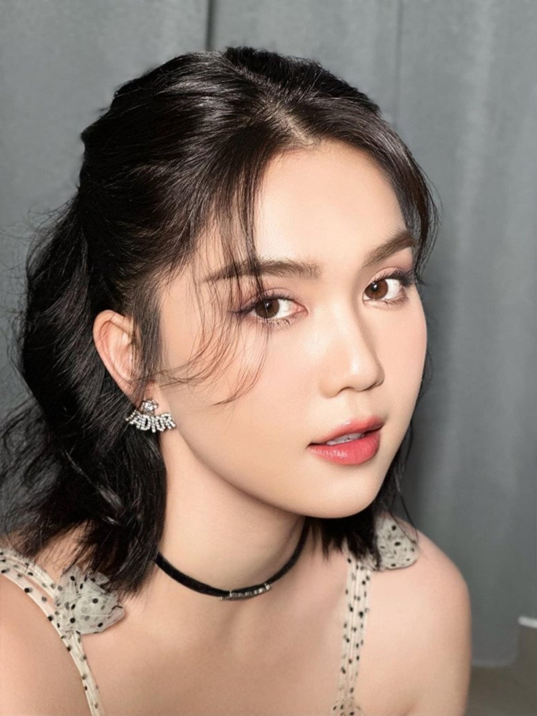 5 kiểu tóc trẻ trung &#34;hack tuổi&#34; chị em mặt tròn có thể &#34;ăn theo&#34; Ngọc Trinh để thêm xinh yêu - 2