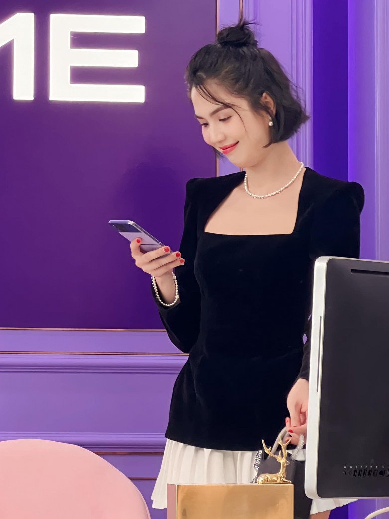 5 kiểu tóc trẻ trung &#34;hack tuổi&#34; chị em mặt tròn có thể &#34;ăn theo&#34; Ngọc Trinh để thêm xinh yêu - 3