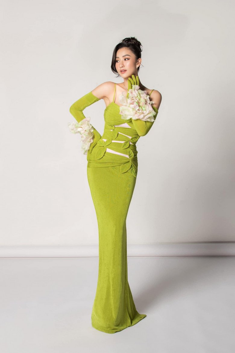 "Nàng thơ xứ Huế" thích mặc váy áo cắt xẻ, nhưng luôn tuân thủ một điều để không hớ hênh - 5