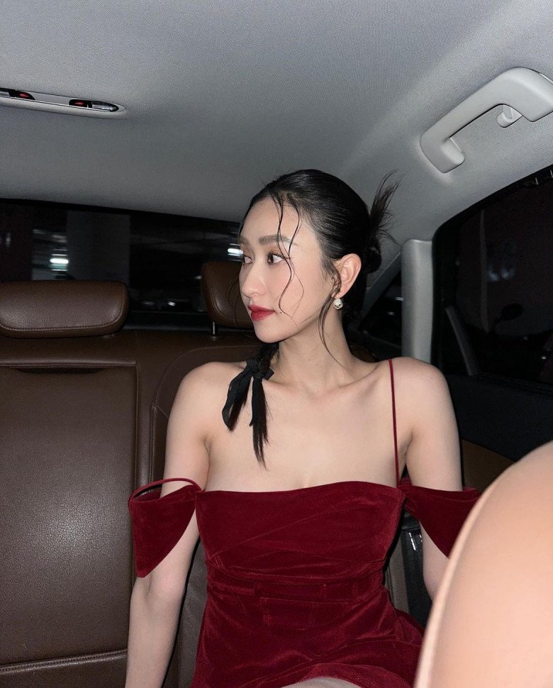 "Nàng thơ xứ Huế" thích mặc váy áo cắt xẻ, nhưng luôn tuân thủ một điều để không hớ hênh - 1