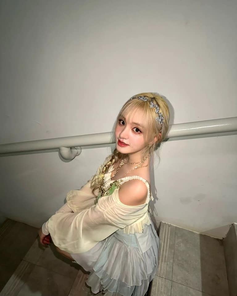&#34;Sốc ngang&#34; trước sắc vóc của idol xứ Hàn hậu giảm cân, ảnh quá khứ &#34;phát tướng&#34; khó nhận ra - 14