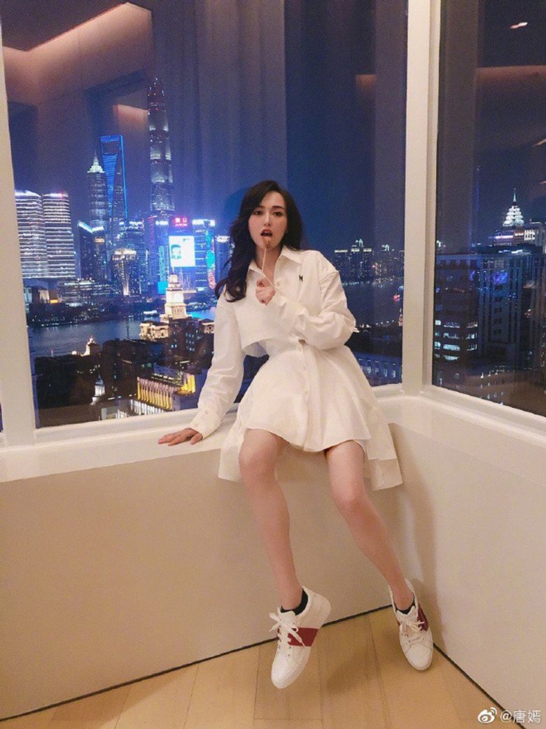 5 diễn viên Trung Quốc có đôi chân đẹp nhất làng giải trí, Địch Lệ Nhiệt Ba vẫn &#34;chào thua&#34; đàn chị - 6