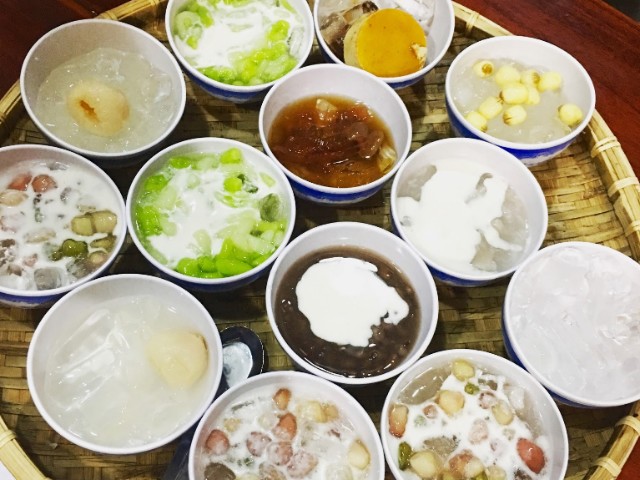 Ẩm thực Hồ Con Rùa khiến giớ trẻ "mê mệt", bánh tráng nước, xôi chiên chỉ từ 15.000 đồng - 6