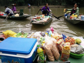 Ít ai biết ở Ninh Bình cũng có chợ nổi như miền Tây, khách nước ngoài cực thích vì một lý do