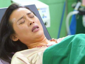 Trước cửa phòng sinh, thái độ khác nhau của mẹ chồng và mẹ đẻ khiến tôi bật khóc nghẹn ngào