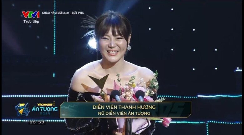 VTV Awards 2024: Duy Hưng nhận giải Nam diễn viên ấn tượng, không quên câu cửa miệng làm ai nấy phì cười - 11