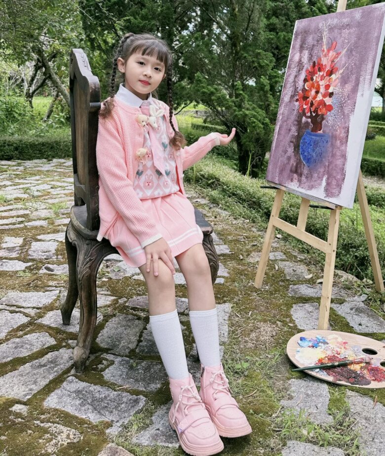 &#34;Con gái&#34; Ngọc Lan là nàng thơ nhí của màn ảnh Việt: Nhan sắc như búp bê, ánh mắt có hồn long lanh - 2