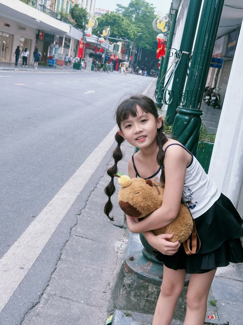 &#34;Con gái&#34; Ngọc Lan là nàng thơ nhí của màn ảnh Việt: Nhan sắc như búp bê, ánh mắt có hồn long lanh - 18