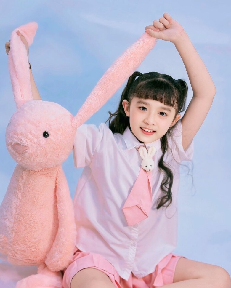 &#34;Con gái&#34; Ngọc Lan là nàng thơ nhí của màn ảnh Việt: Nhan sắc như búp bê, ánh mắt có hồn long lanh - 16