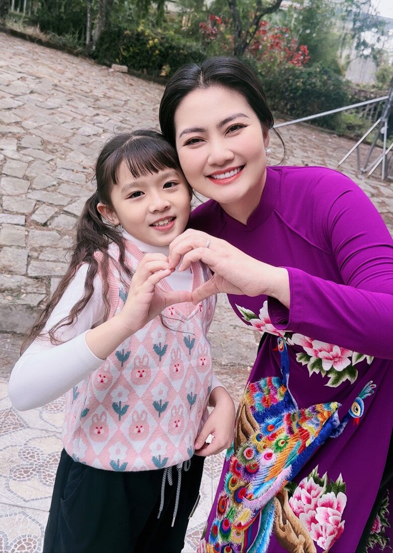 &#34;Con gái&#34; Ngọc Lan là nàng thơ nhí của màn ảnh Việt: Nhan sắc như búp bê, ánh mắt có hồn long lanh - 11