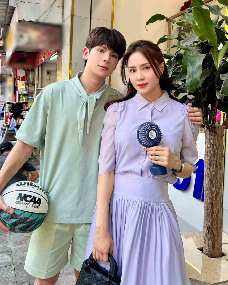 &#34;Con trai&#34; Hồng Diễm từng đạt Học sinh giỏi quốc gia, quá khứ đen nhẻm giờ thành hot boy trên sóng giờ vàng VTV - 2