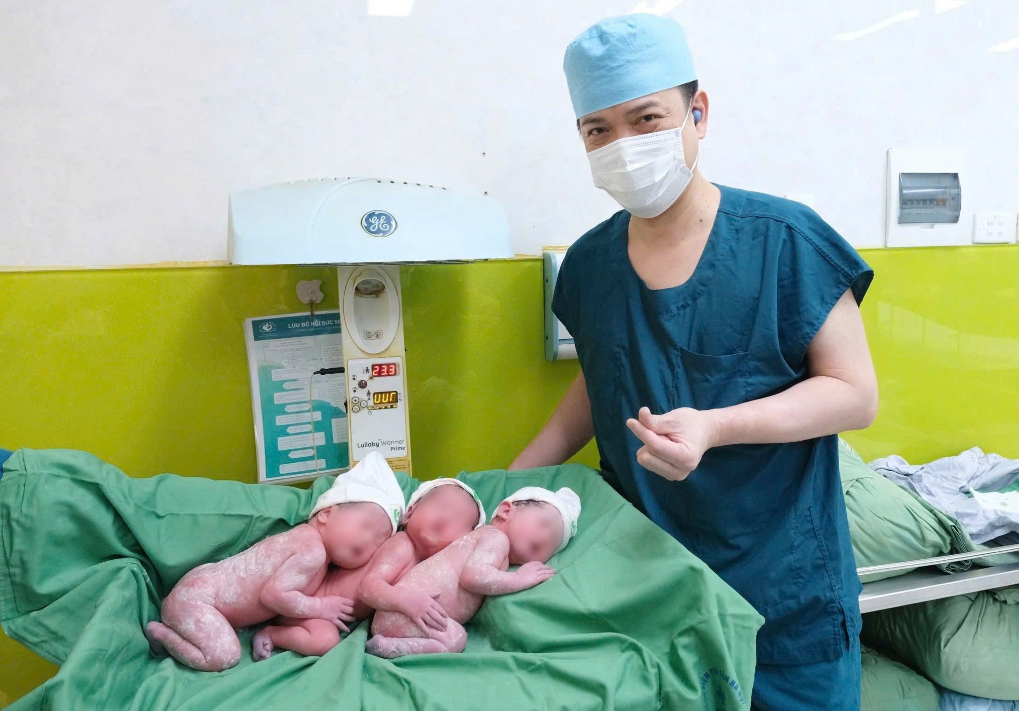 Ca sinh 3 đặc biệt: 2 bé gái là cặp song sinh cùng trứng, cả 3 đều nặng hơn 2,3kg - 1