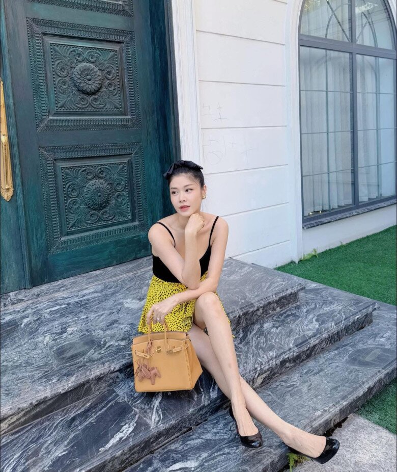 3 cô vợ sống trong biệt phủ triệu đô, chỉ duy nhất một người ít sắm hàng hiệu, mê đồ bình dân - 3