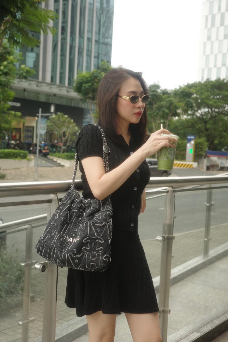 Đẻ xong hai con, Đàm Thu Trang bất ngờ khoe vẻ gợi cảm với chiếc áo tàng hình bên bàn tiệc - 7