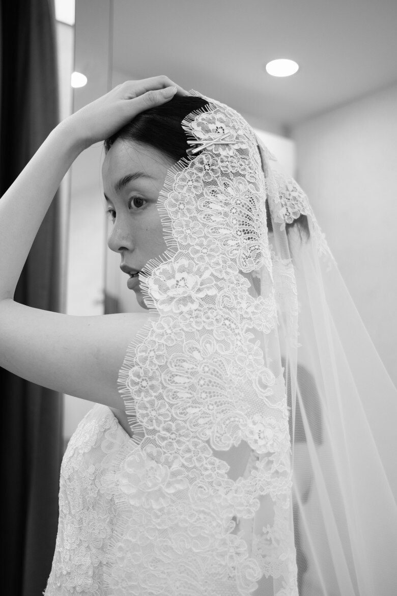 &#34;Bản sao Tăng Thanh Hà&#34; diện váy cưới sang như công nương bên chồng cơ trưởng - 3