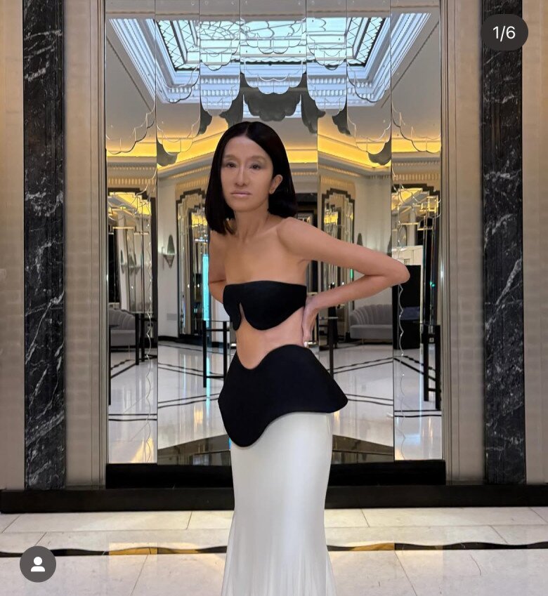 Vera Wang, người đàn bà U80 hot nhất thế giới khiến gái trẻ thán phục vì dám diện chiếc váy độc nhất vô nhị - 4