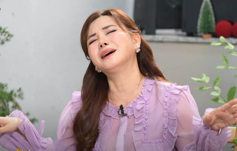 Vy Oanh mang bầu khi mẹ đang hấp hối, sang nước ngoài sinh con không sướng như ở Việt Nam - 4