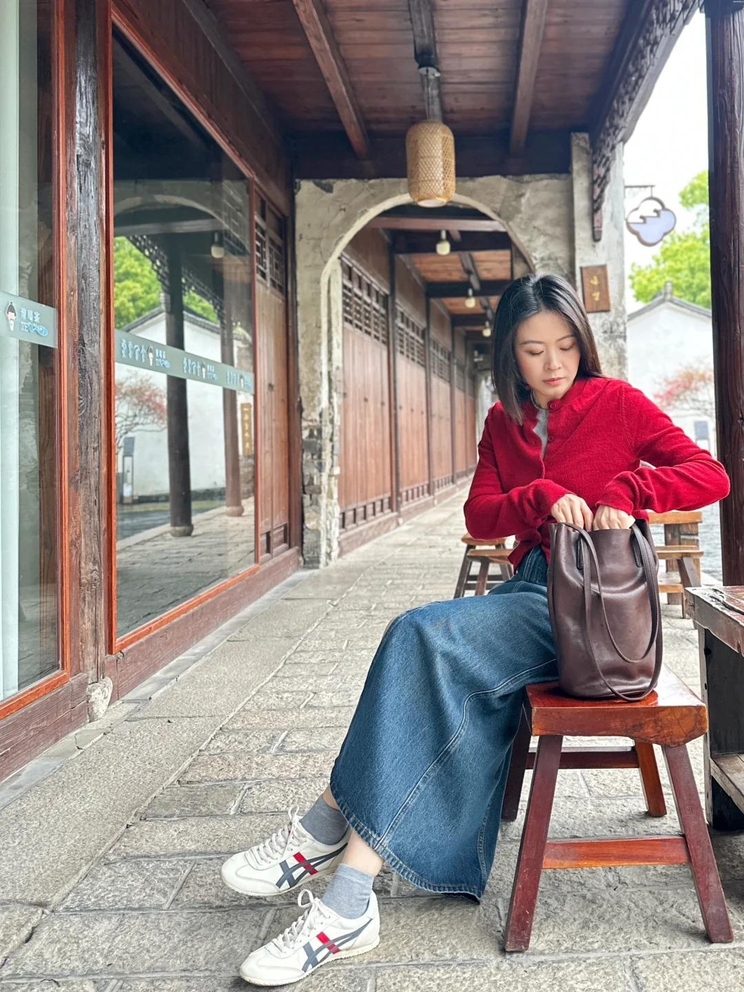 Nên sắm áo đỏ hay chân váy đỏ? Chị em chỉ cần mua món này, đảm bảo mặc đẹp và may mắn cả năm - 3