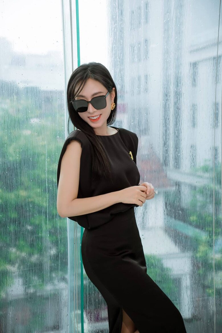 Á hậu độc lạ nhất Việt Nam mê hoặc chồng bằng nhan sắc, tự tin công khai ảnh quá khứ nguyên bản 100% - 2