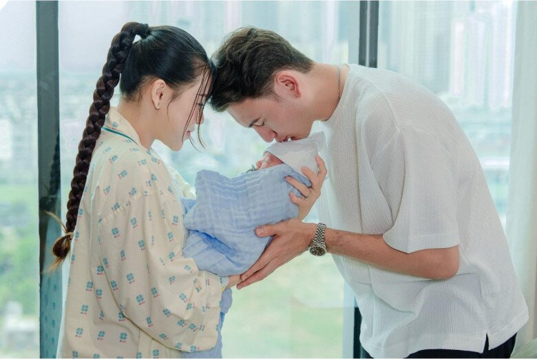 Bà xã thủ môn Văn Lâm khoe bụng phẳng lì như chưa đẻ sau 7 ngày sinh con, tuyên bố cắt bỏ 80% món này - 1