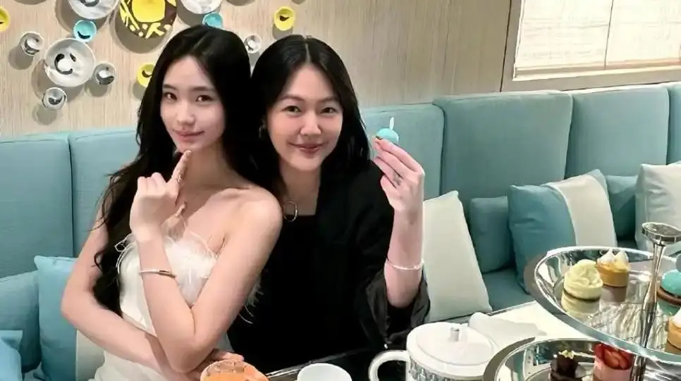 Cháu gái Từ Hy Viên &#34;gây sốt&#34; vì có ngoại hình giống hệt nữ minh tinh hơn cả mẹ ruột, nhan sắc 18 tuổi nở rộ - 6
