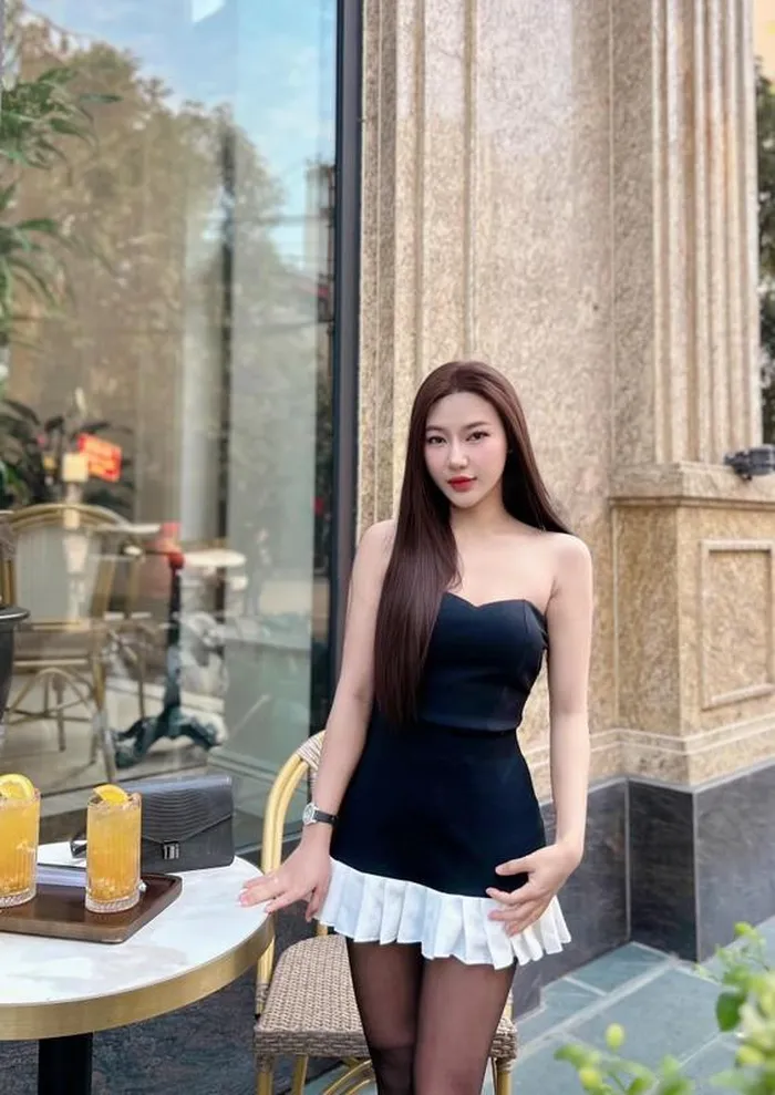 Mỹ nhân Việt mặc sexy bất chấp thời tiết 12 độ C: Huyền Baby quyến rũ cũng không hở bạo bằng người đẹp này - 5