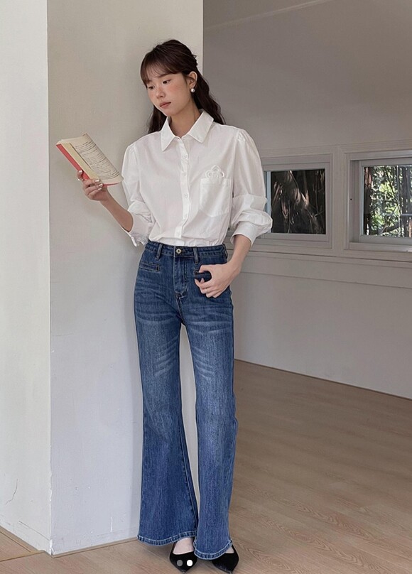 Quần jeans ống loe đang &#34;hot&#34; không kém quần ống rộng và 3 cách mặc sành điệu, siêu tôn dáng - 11