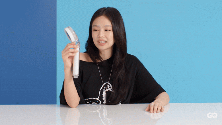 Vì sao Jennie (BLACKPINK) luôn mang vòi hoa sen đi diễn khắp hành tinh? Câu trả lời thấy ngay ở làn da nàng thơ - 2